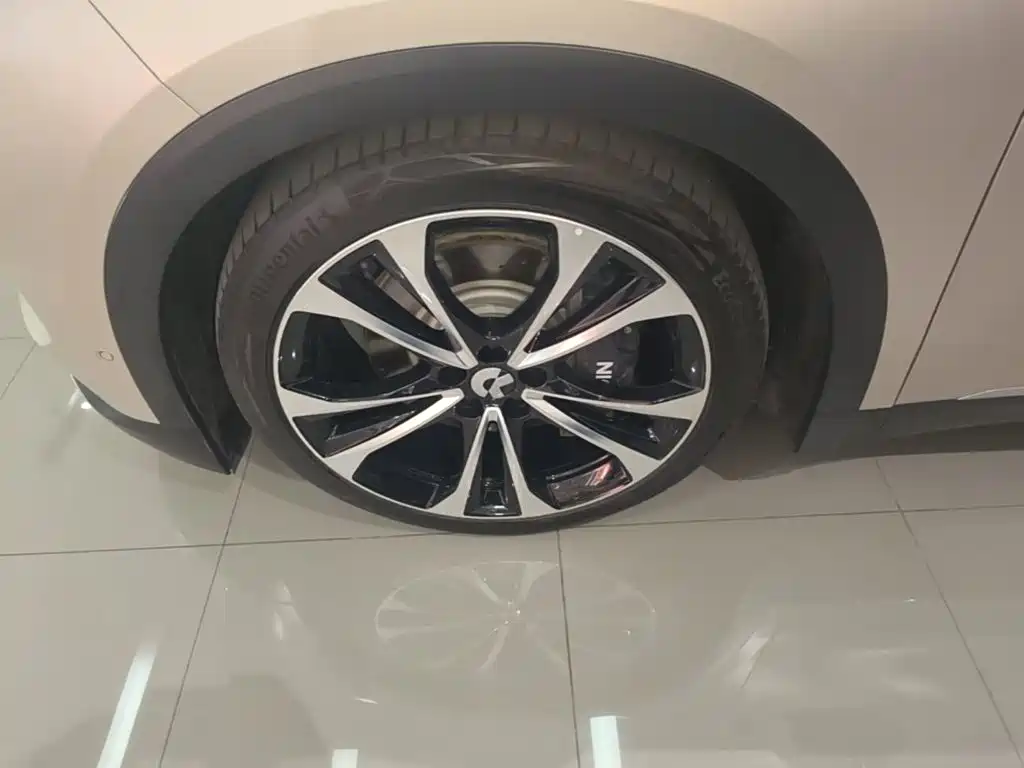 NIO ES8 — миниатюра 23