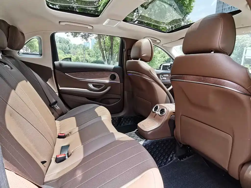 MERCEDES-BENZ E CLASS