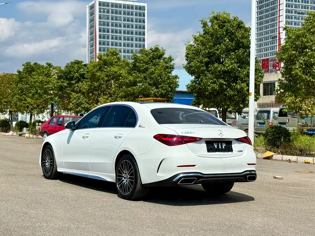 Mercedes-Benz C-Class — миниатюра 6