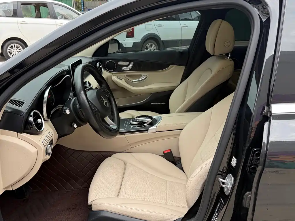 Mercedes-Benz C-Class — миниатюра 8