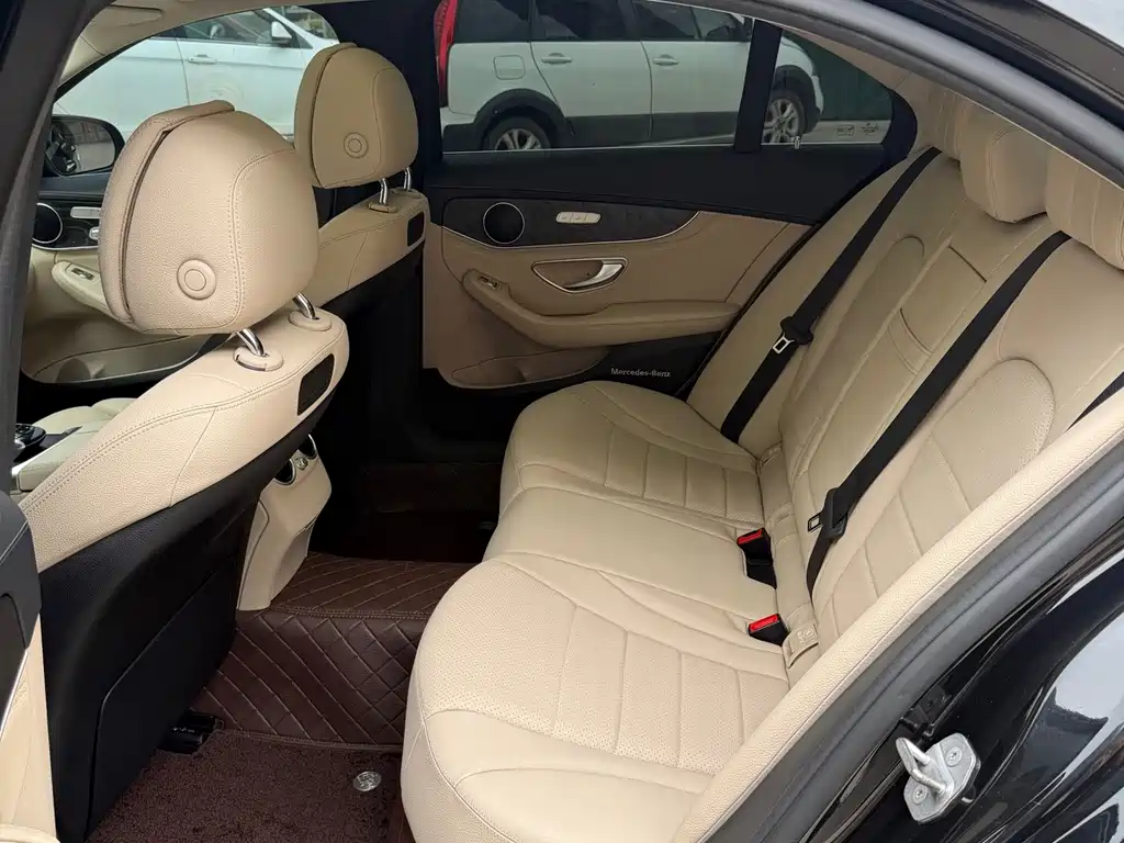 Mercedes-Benz C-Class — миниатюра 10
