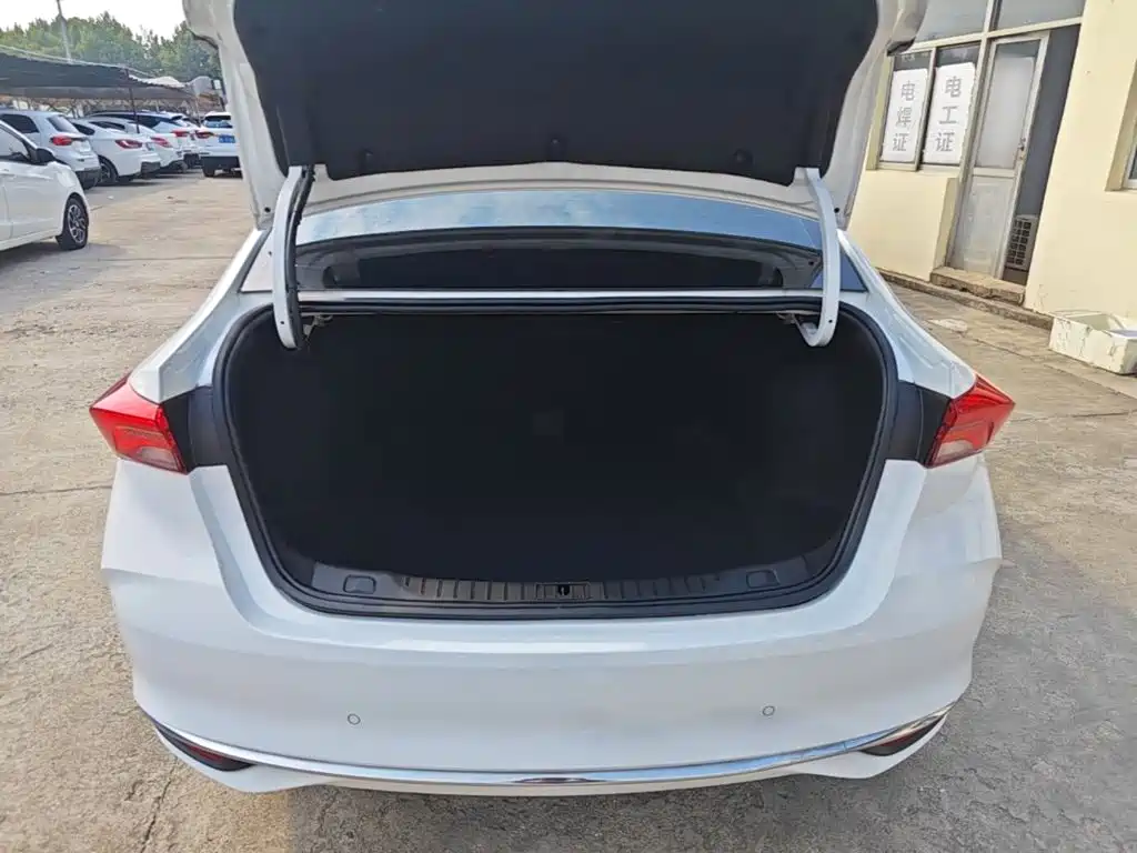 Buick Verano — миниатюра 19