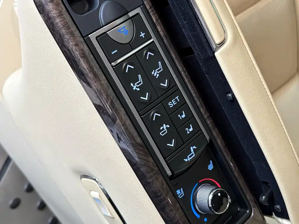 Toyota Alphard — миниатюра 19