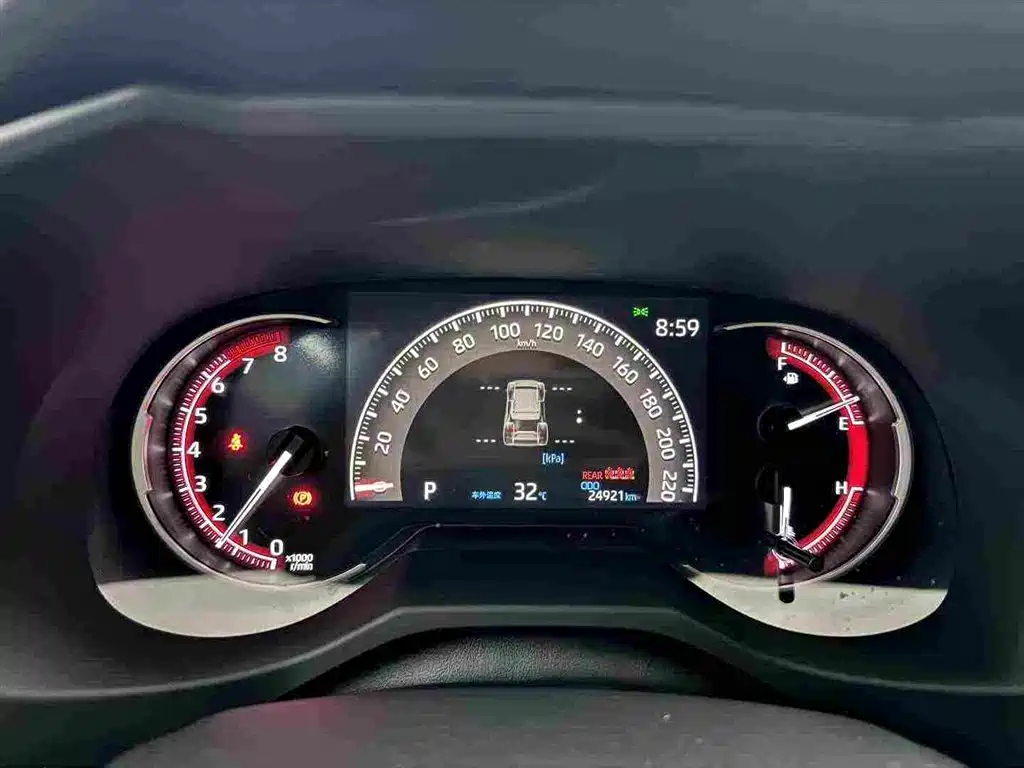 Toyota RAV4 — миниатюра 7