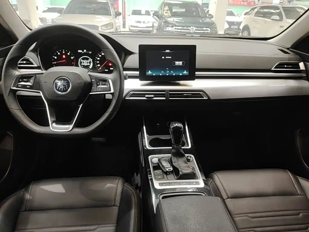 BYD Qin — миниатюра 13