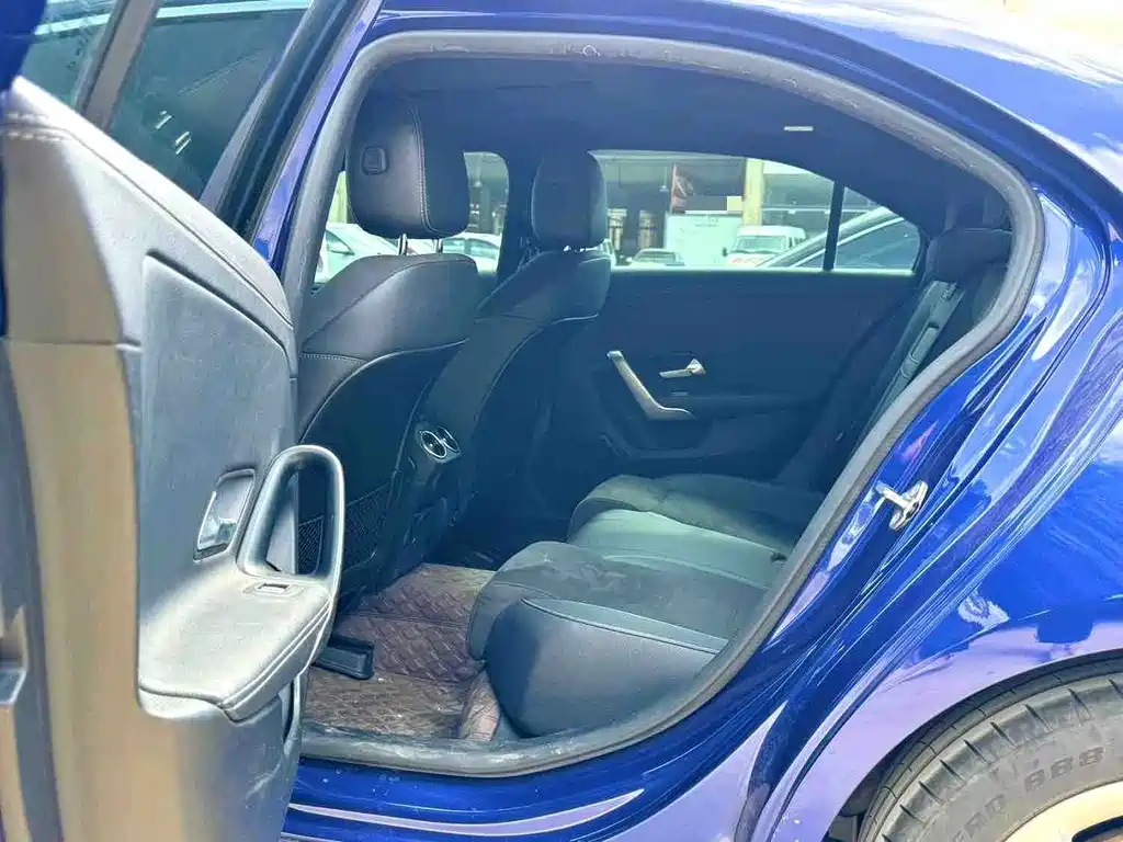 Mercedes-Benz A-Class — миниатюра 6