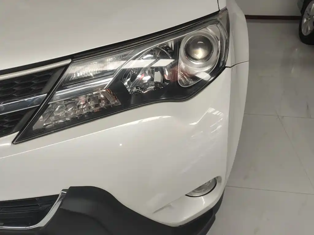 Toyota RAV4 — миниатюра 24