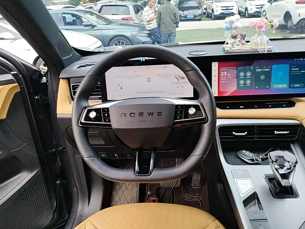 Roewe RX5 New Energy — миниатюра 11