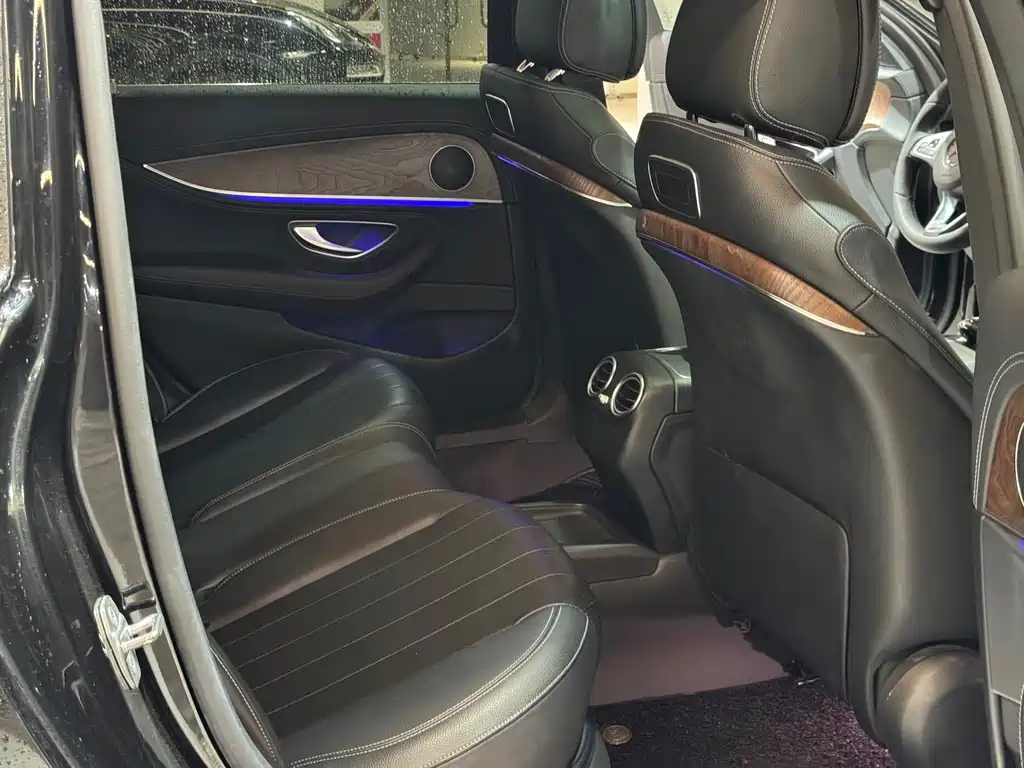 Mercedes-Benz E-Class — миниатюра 15
