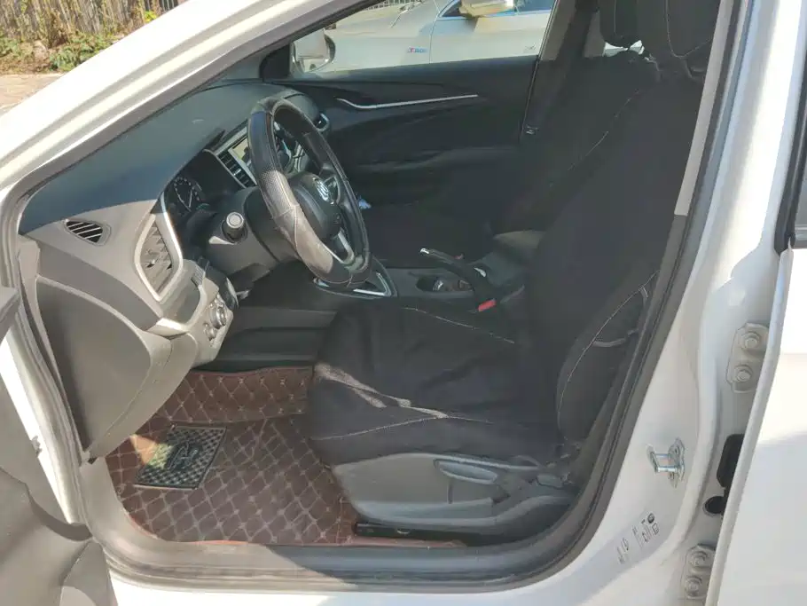 Buick Excelle — миниатюра 9