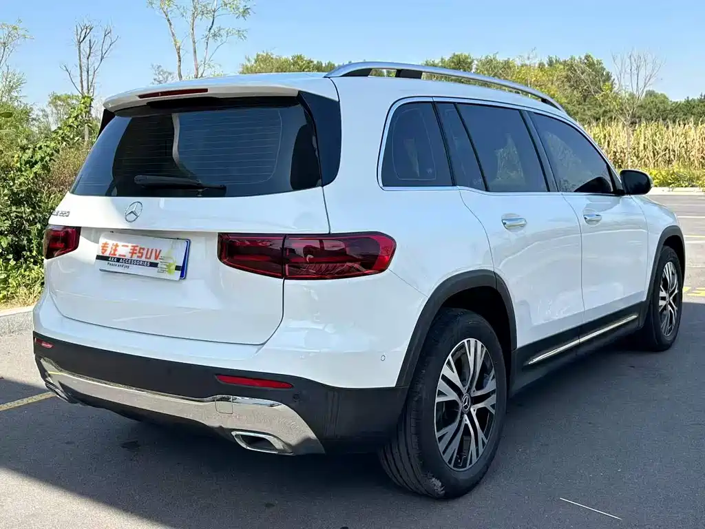 Mercedes-Benz GLB — миниатюра 8