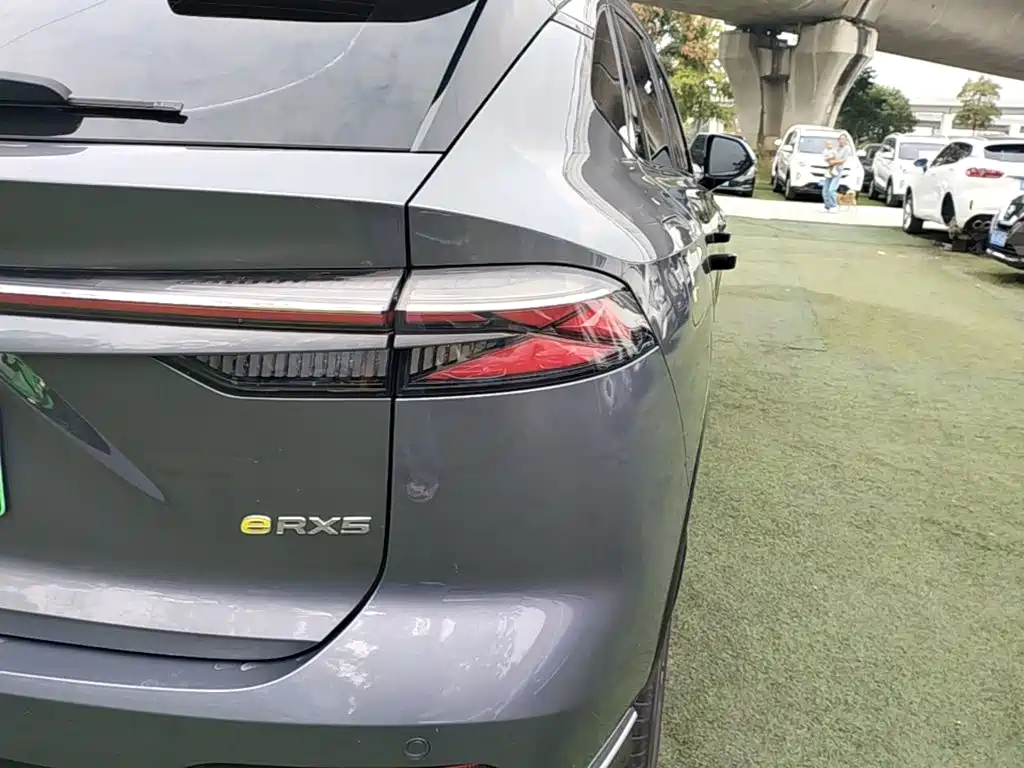 Roewe RX5 New Energy — миниатюра 8