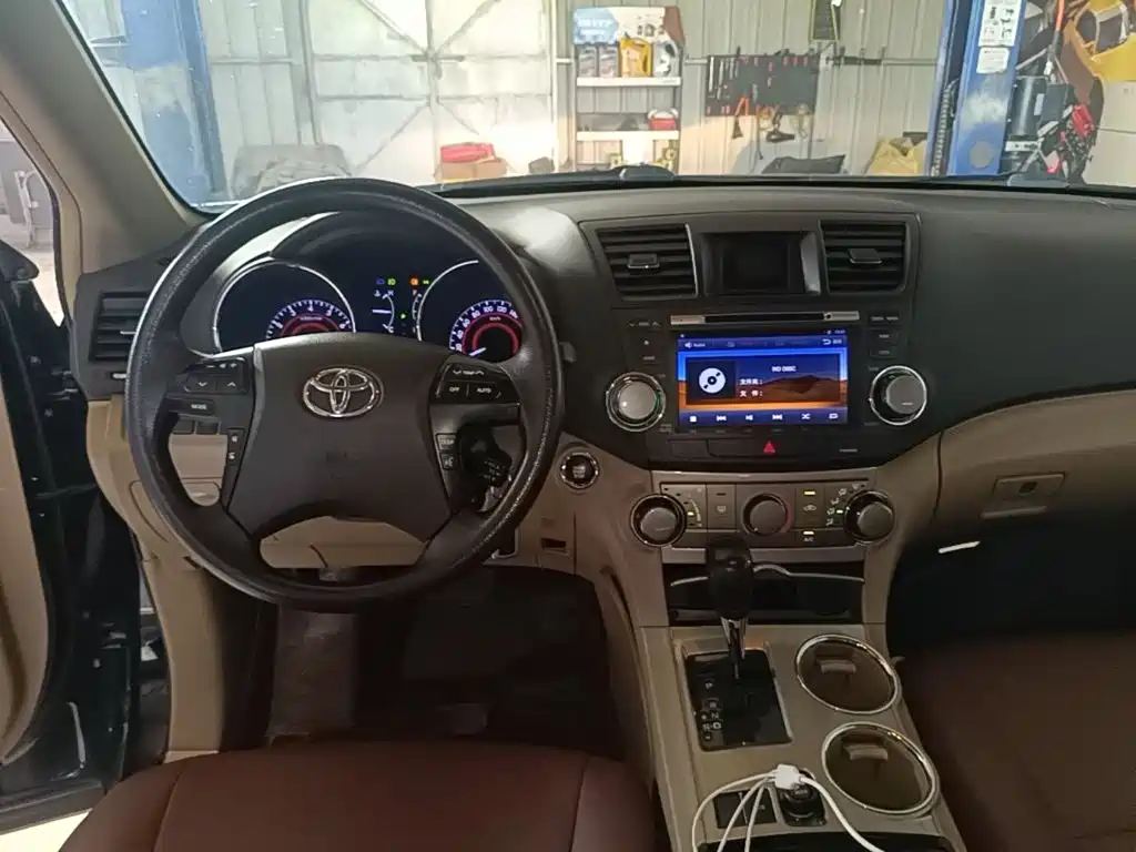 Toyota Highlander — миниатюра 10