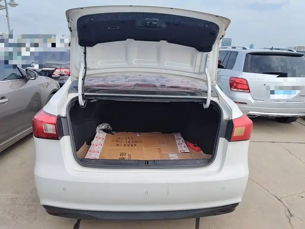 Roewe 360 — миниатюра 19