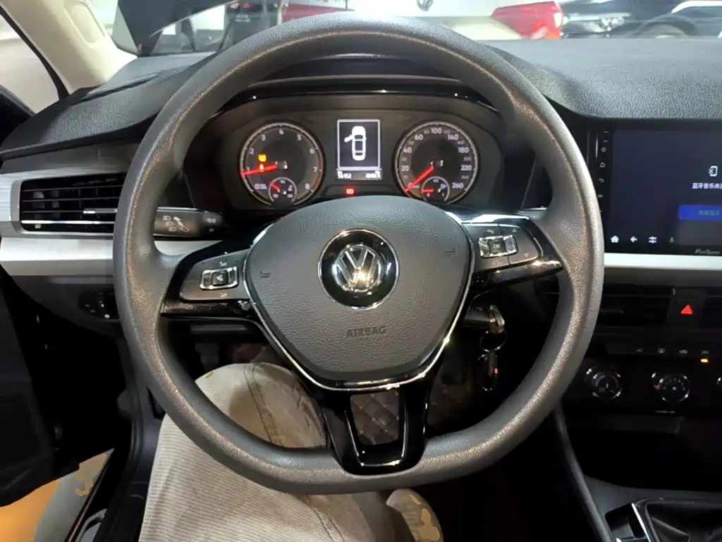 Volkswagen Lavida — миниатюра 11