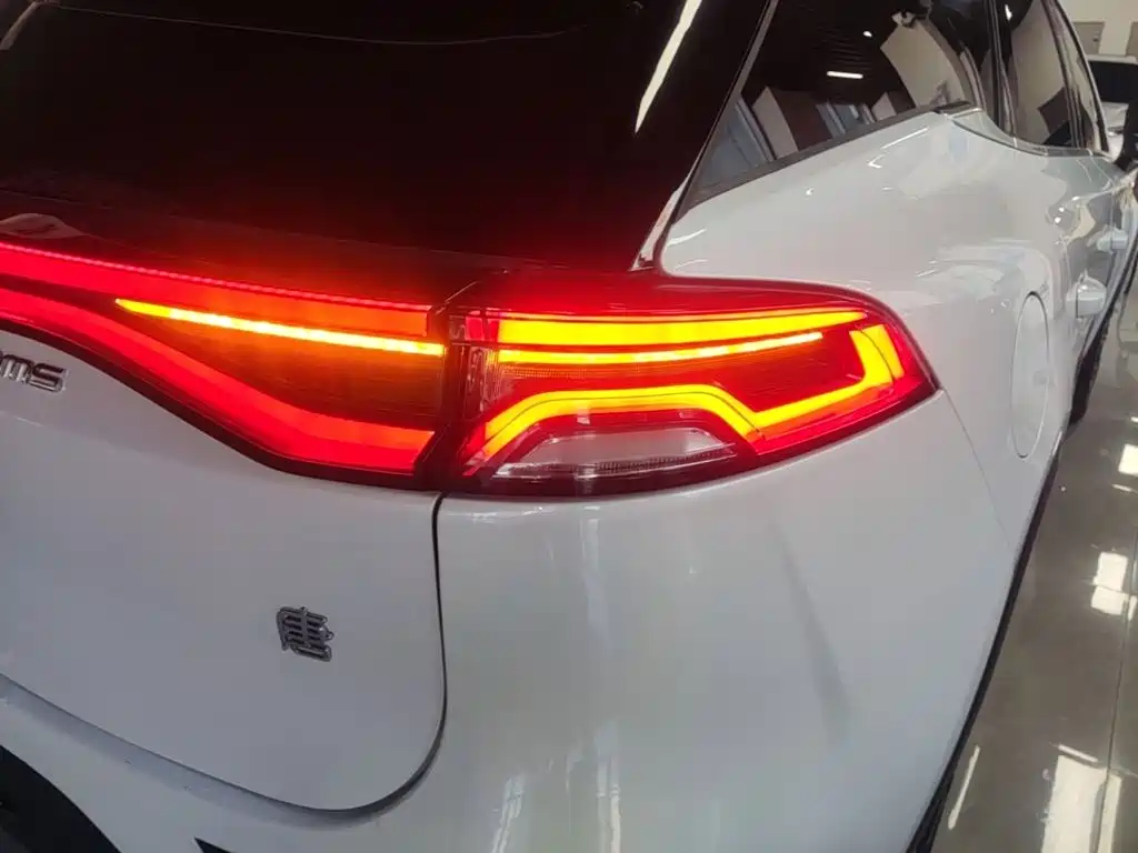 BYD Tang New Energy — миниатюра 8