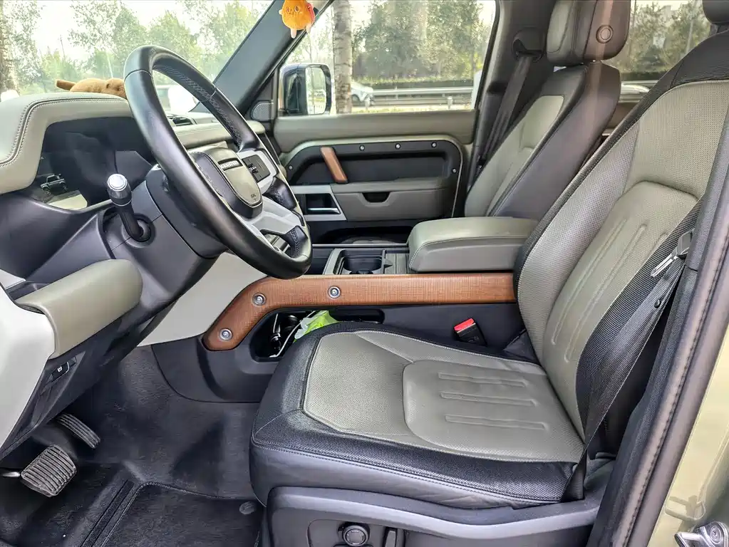 Land Rover Defender — миниатюра 6
