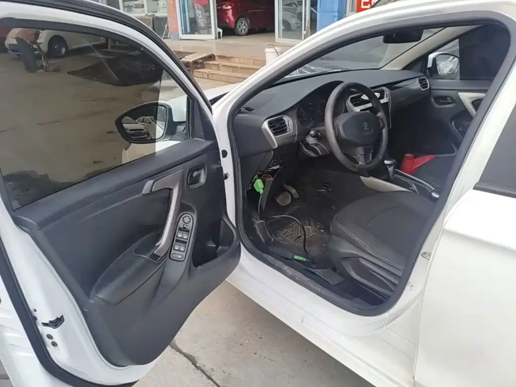 Peugeot 301 — миниатюра 16