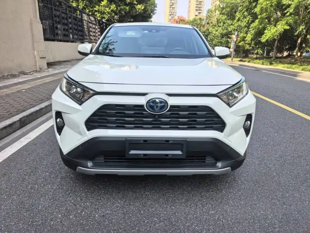 Toyota RAV4 — миниатюра 2