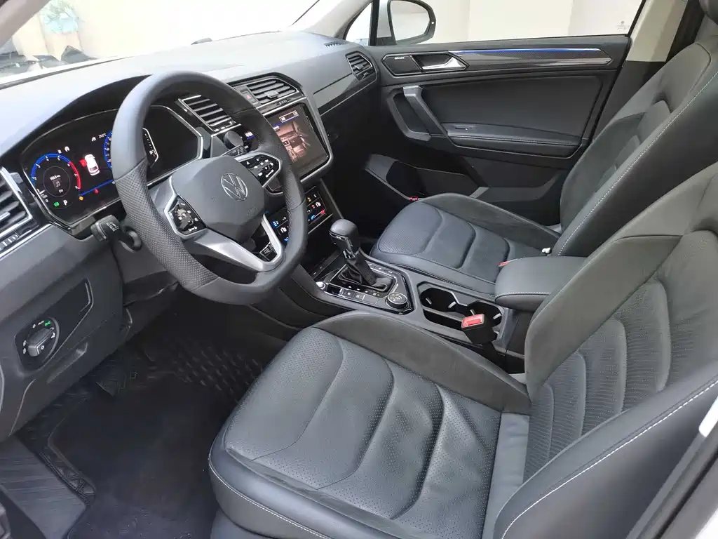 Volkswagen Tiguan L L 2019 380TSI AT Luxury VI
