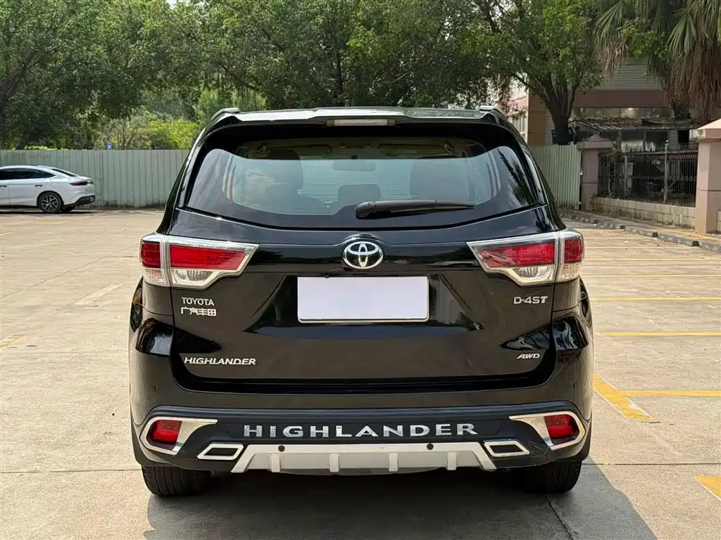 TOYOTA HIGHLANDER