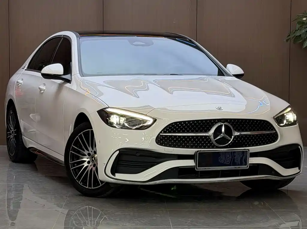 Mercedes-Benz C-Class — миниатюра 3