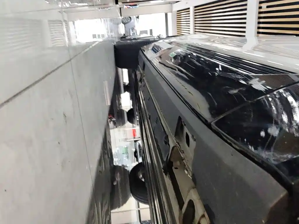 Cadillac Lyriq — миниатюра 21