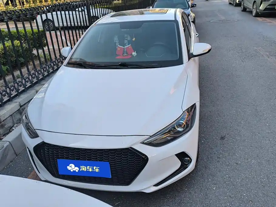 Hyundai Elantra — миниатюра 2