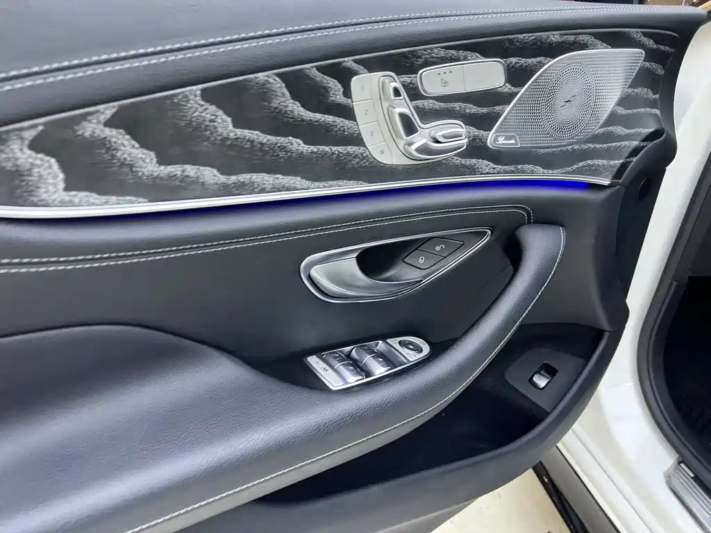 Mercedes-Benz CLS — миниатюра 13
