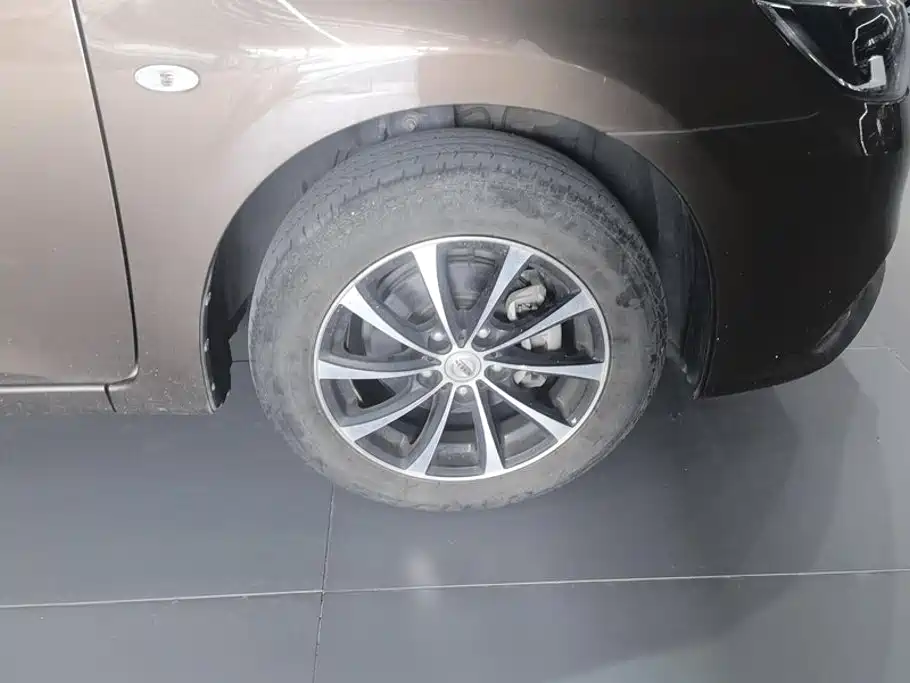 Nissan Sylphy — миниатюра 6