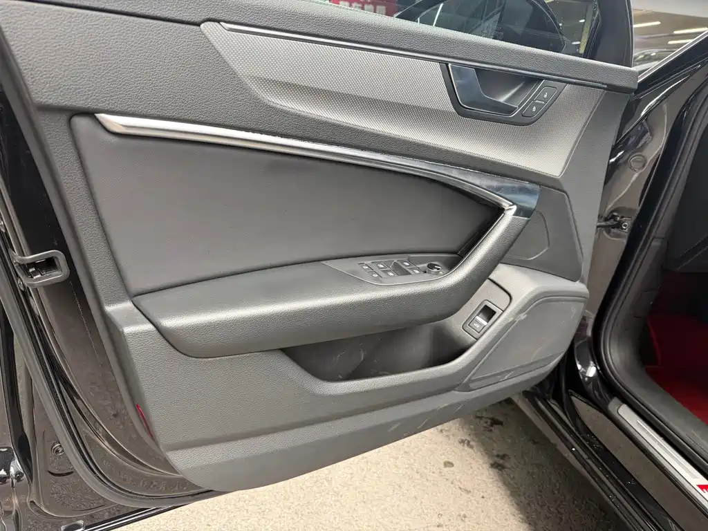 Audi A6L — миниатюра 6
