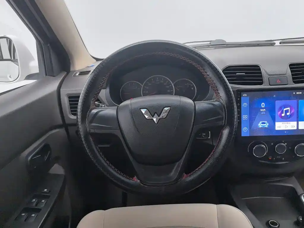 Wuling Hongguang — миниатюра 11