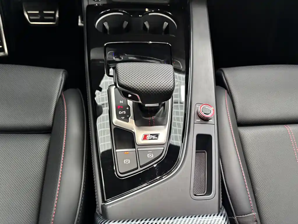 Audi A4L — миниатюра 19