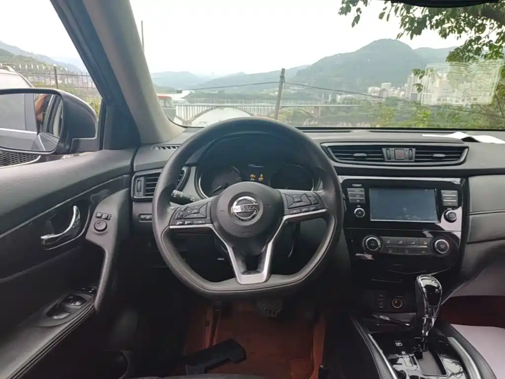 Nissan X-Trail — миниатюра 11