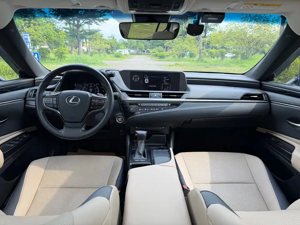Lexus ES — миниатюра 12
