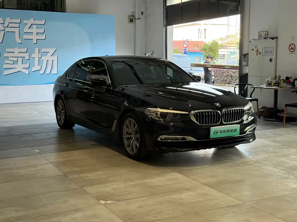 BMW 5 Series New Energy — миниатюра 3