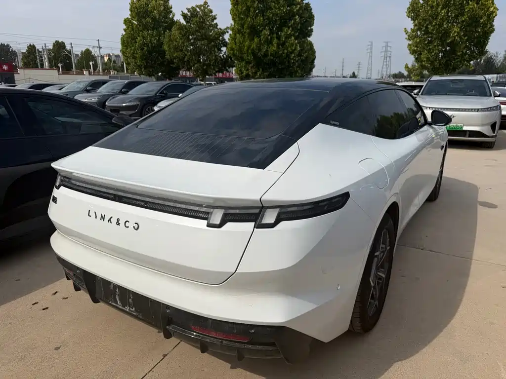 Lynk & Co 10 — миниатюра 17