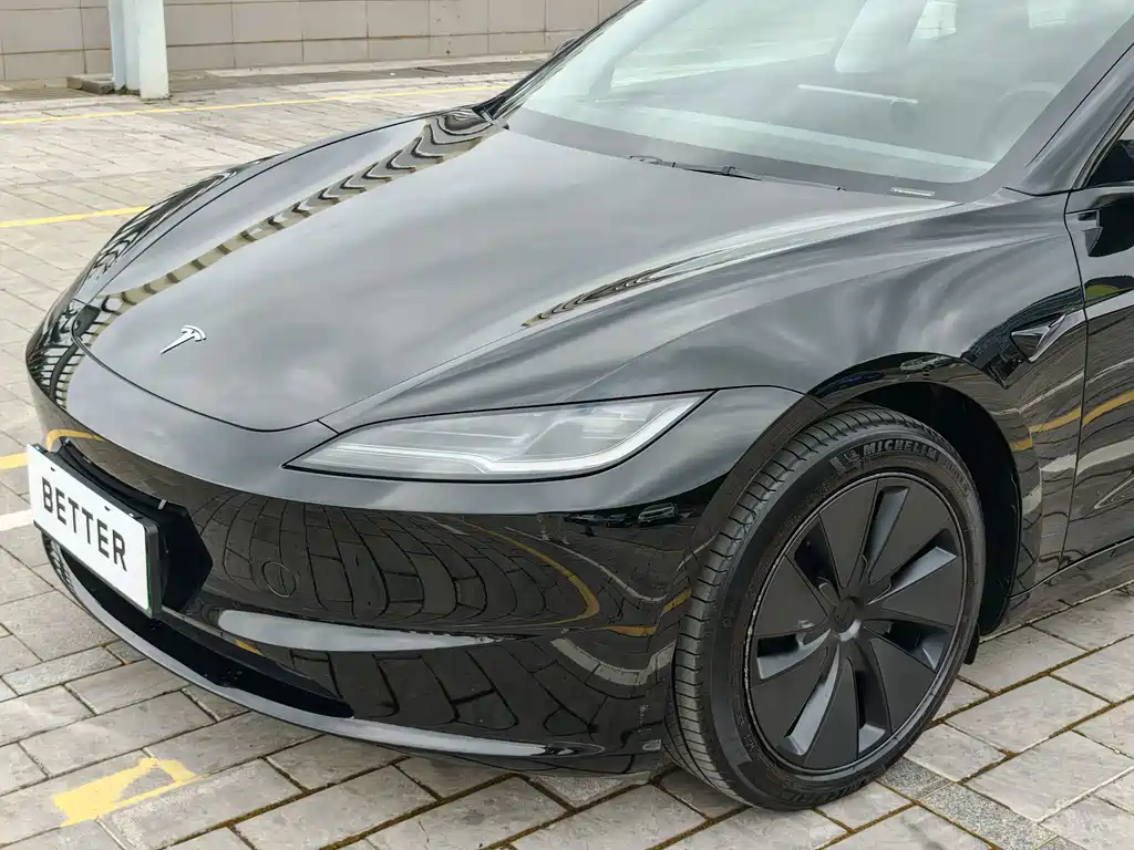 Tesla Model 3 — миниатюра 3