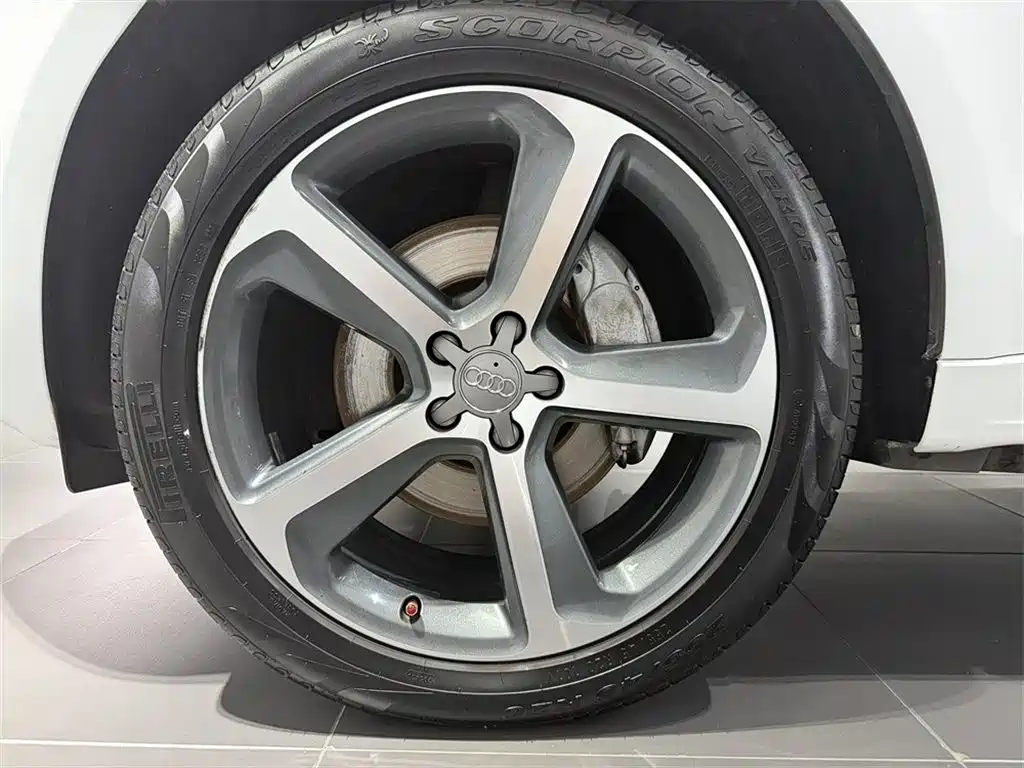 Audi Q5 (Import) — миниатюра 13