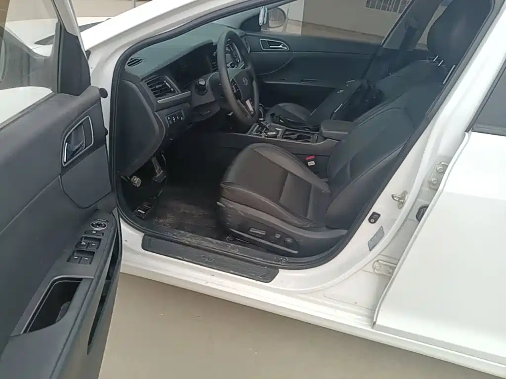 Hyundai Mistra — миниатюра 15