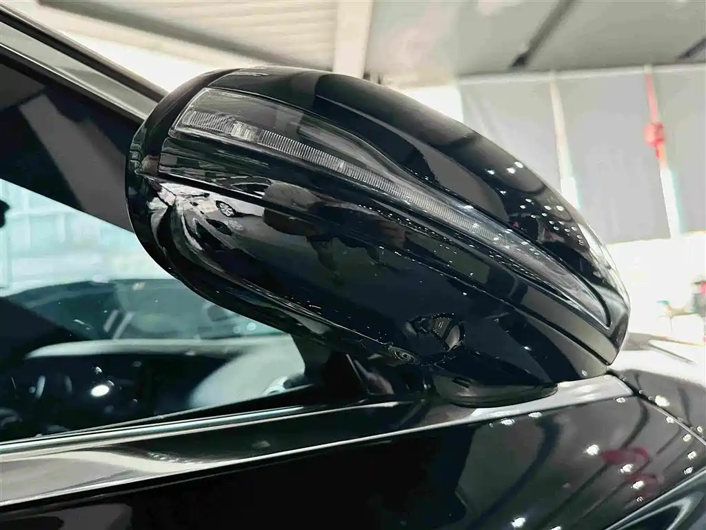 Mercedes-Benz E-Class — миниатюра 16