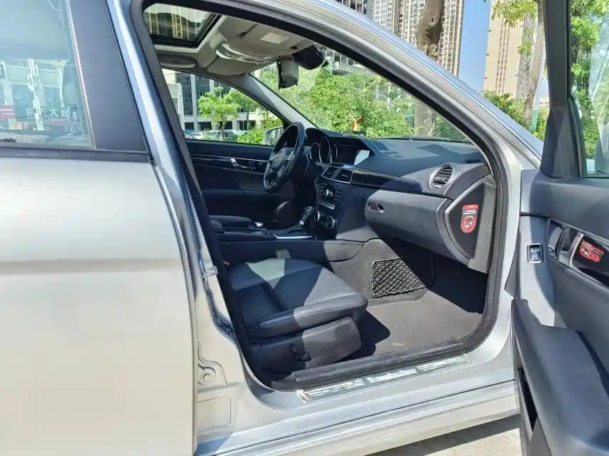 Mercedes-Benz C-Class — миниатюра 10