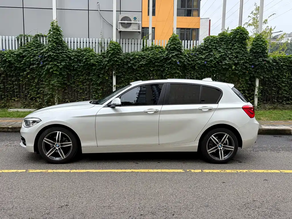 BMW 1 Series (Import) — миниатюра 6