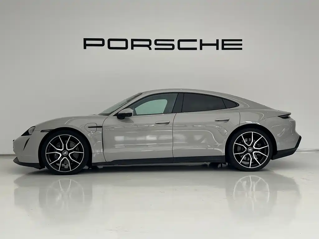 Porsche Taycan — миниатюра 5