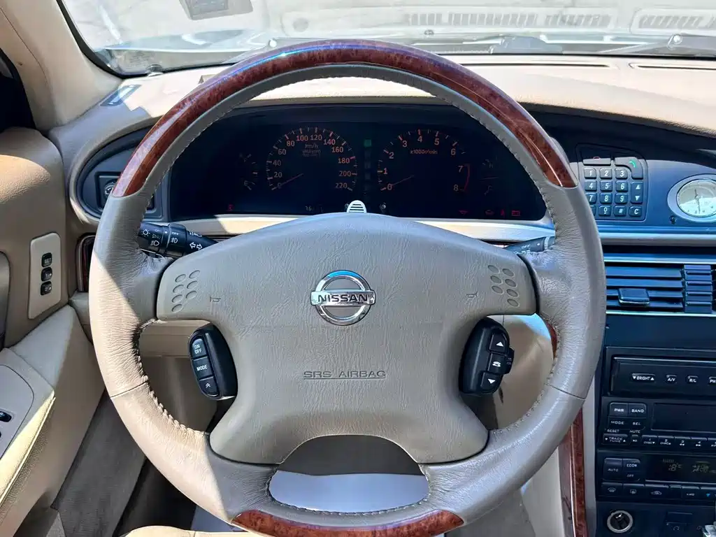 Nissan Bluebird Classic — миниатюра 9