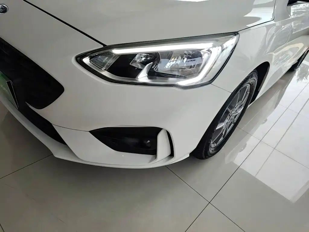Ford Focus — миниатюра 24
