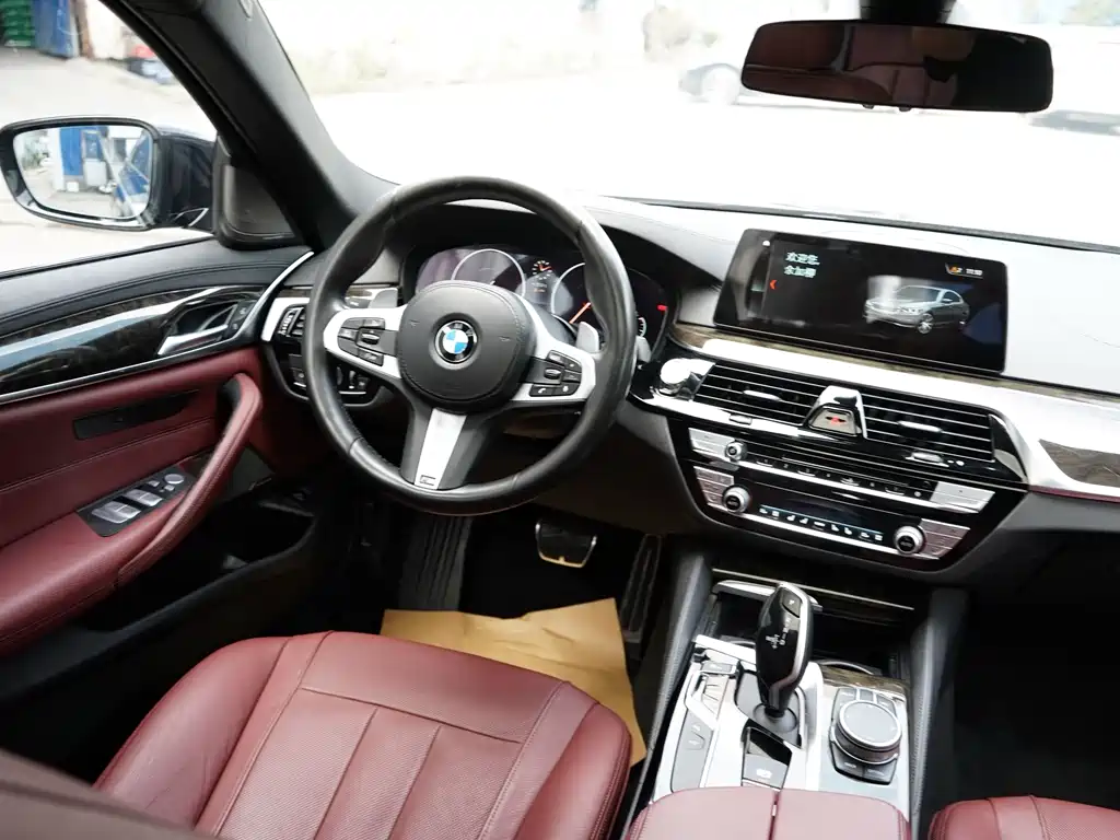 BMW 5 Series — миниатюра 15