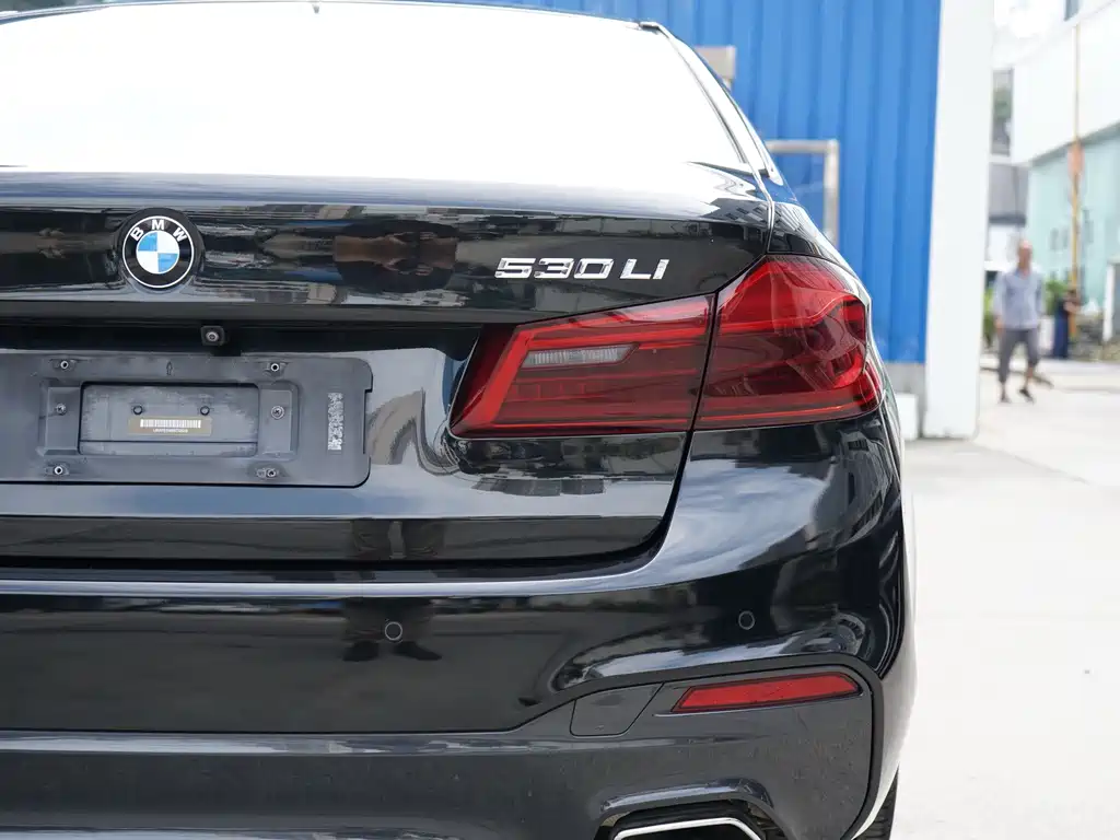 BMW 5 Series — миниатюра 24