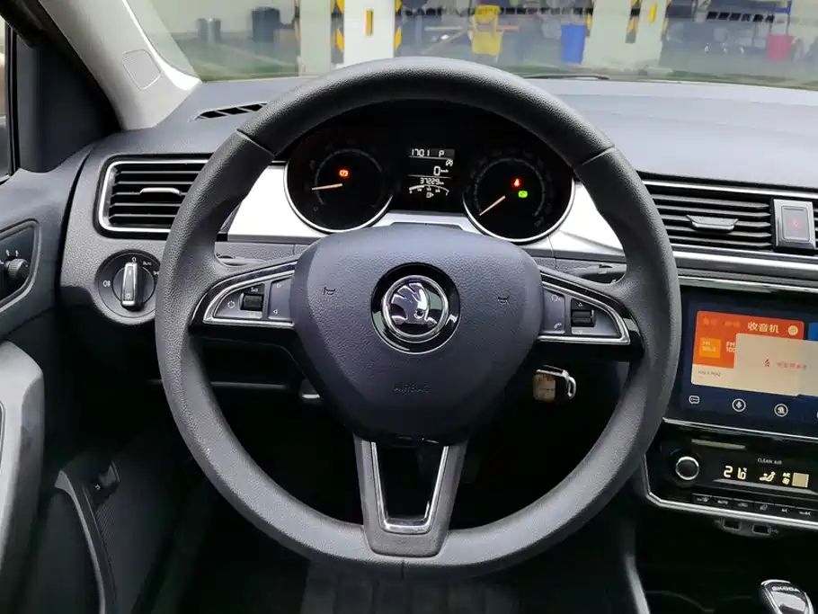 Skoda Rapid — миниатюра 15