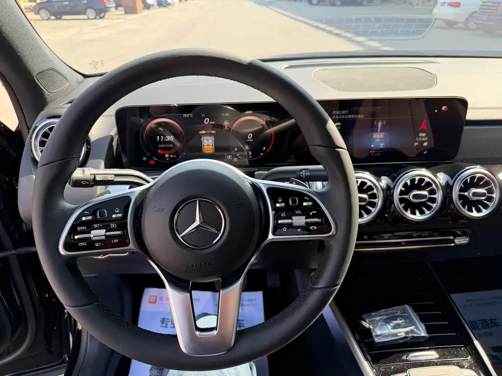 Mercedes-Benz GLB — миниатюра 14